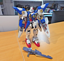 Bandai 2000 Deluxe Wing Gundam Mobile Suite Transforming Action Figure