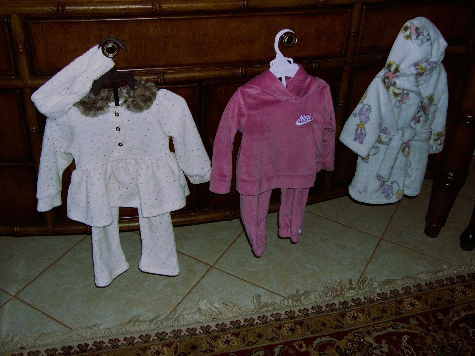 EUC HUGE Lot of Baby Girls  Clothes 22 Pieces Size 12 Months