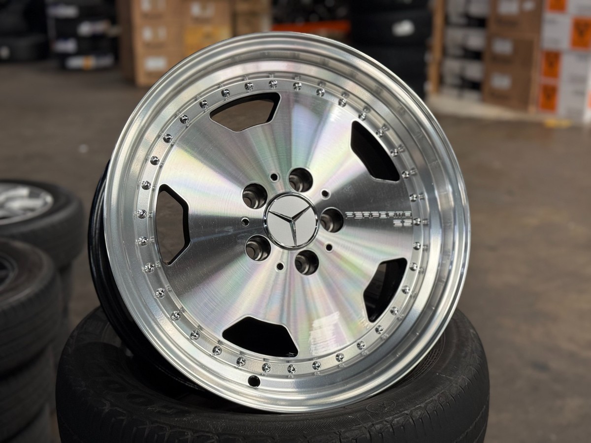 NEW! 17x8 ET25 OZ Aero Classic Mercedes (4 Wheel) Silver Polished