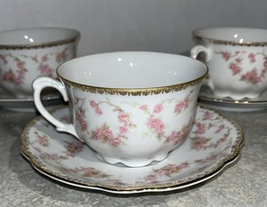 Schumann / Bavaria Original Bridal RoseVTG. 3 Footed Cup& 3 saucers (558)
