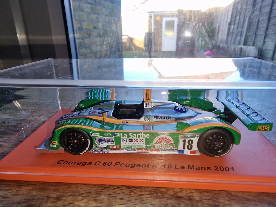 SPARK Model SCCG10 COURAGE C60 #18 LE MANS 2001 Resin Car 1/43 Scale - Image 2 of 4
