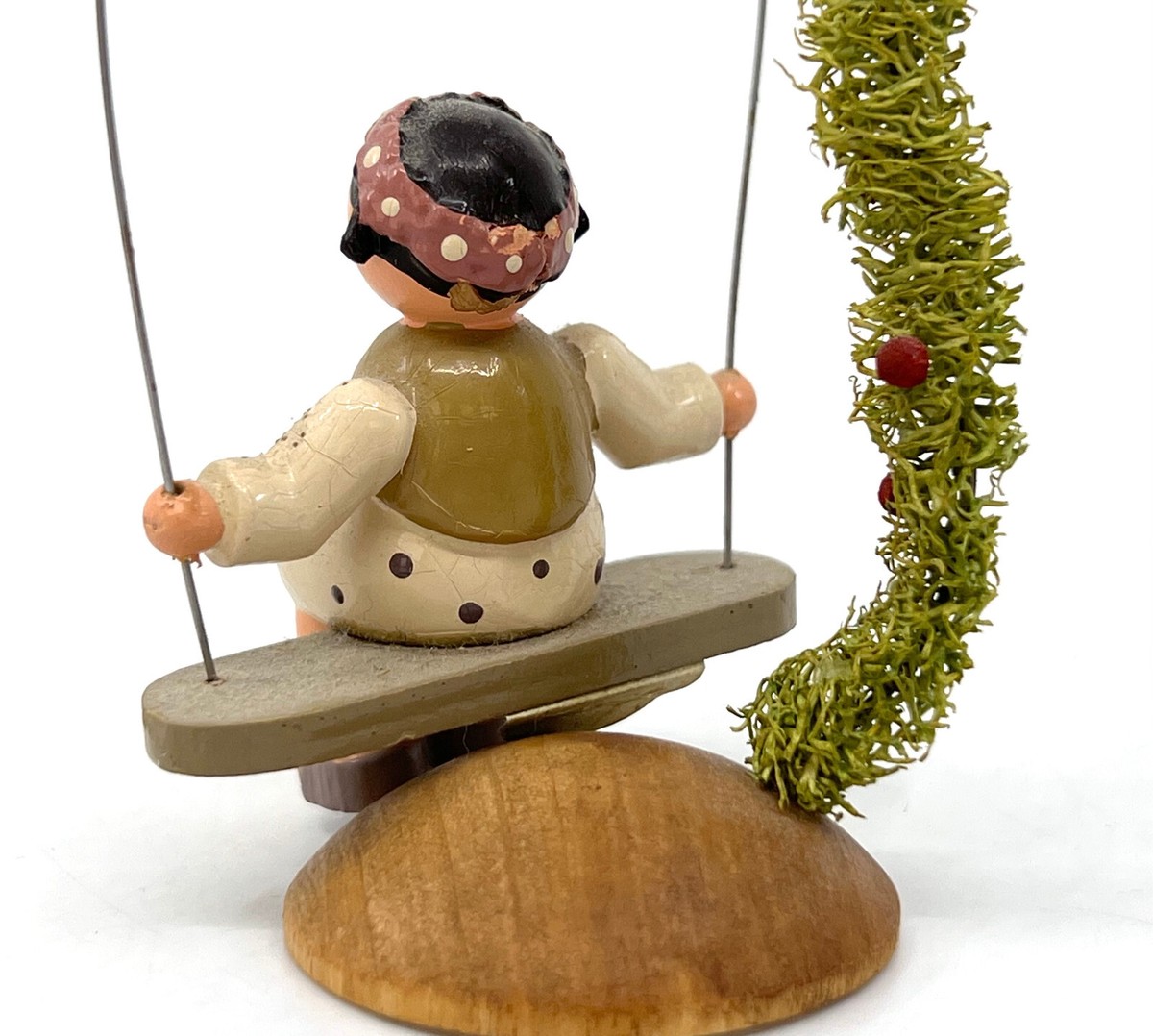 ERZGEBIRGE 木製オブジェ 女の子と木 Erzgebirge KWO Flower Girl on Tree Swing 1990s Volkskunst