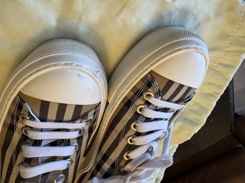 Burberry Sneakers Check Women Size US 9 - Imagem 2 de 4