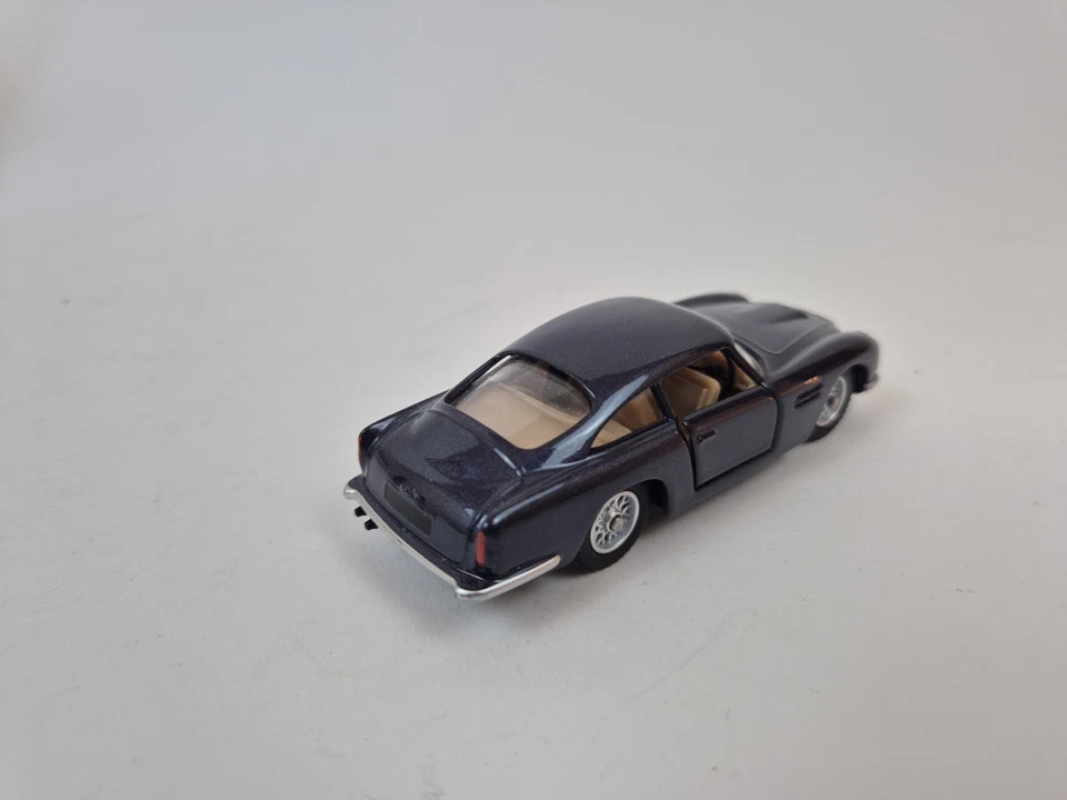 Club Solido 1:43 - Rare - Aston Martin Vantage Bleu Nuit - Photo 4/4