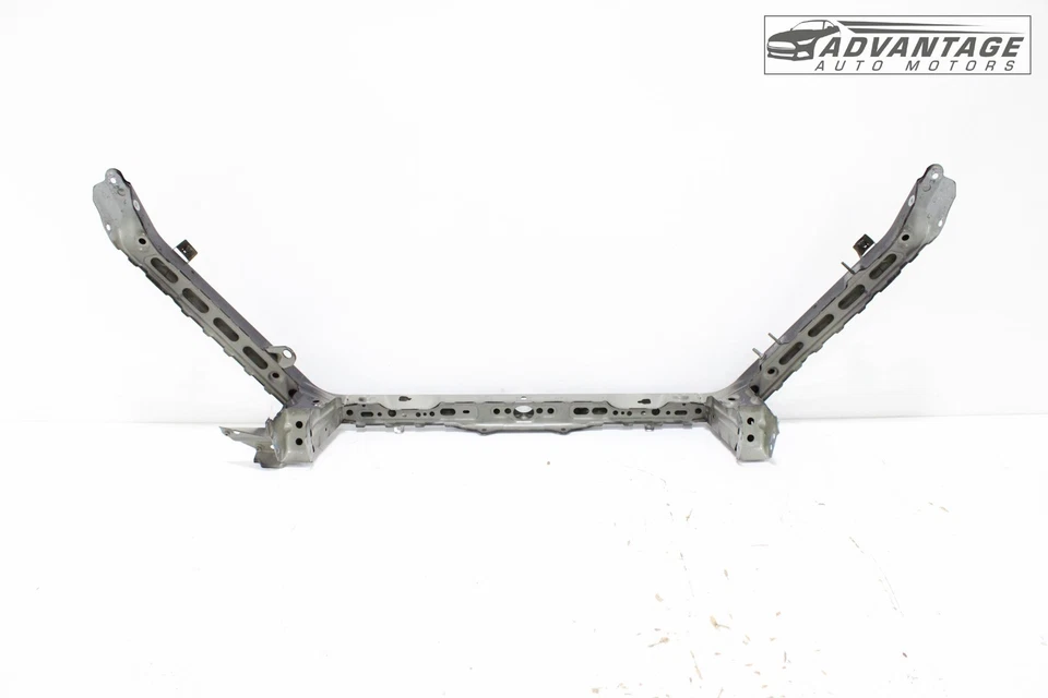 Cadillac CTS 2014-2019 sedán radiador delantero barra de amarre superior soporte central OEM Foto 4 de 4