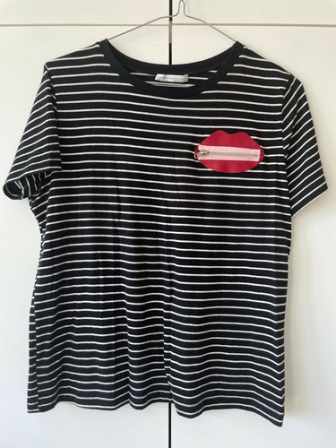 Zara Black & White Striped Zipped Lips Tee Size S/Small Fall/Winter Collection