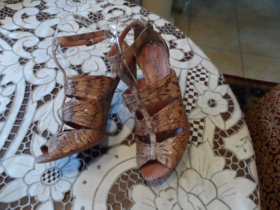 Alaia Brown Snakeskin Pleated T-Strap Heels SIze IT 39 US