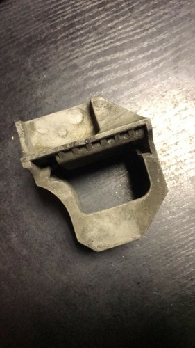 BMW 1ER E81 E87 KÜHLUNG KÜHLER UNTERE HALTERUNG O/S RECHTE SEITE 7526444