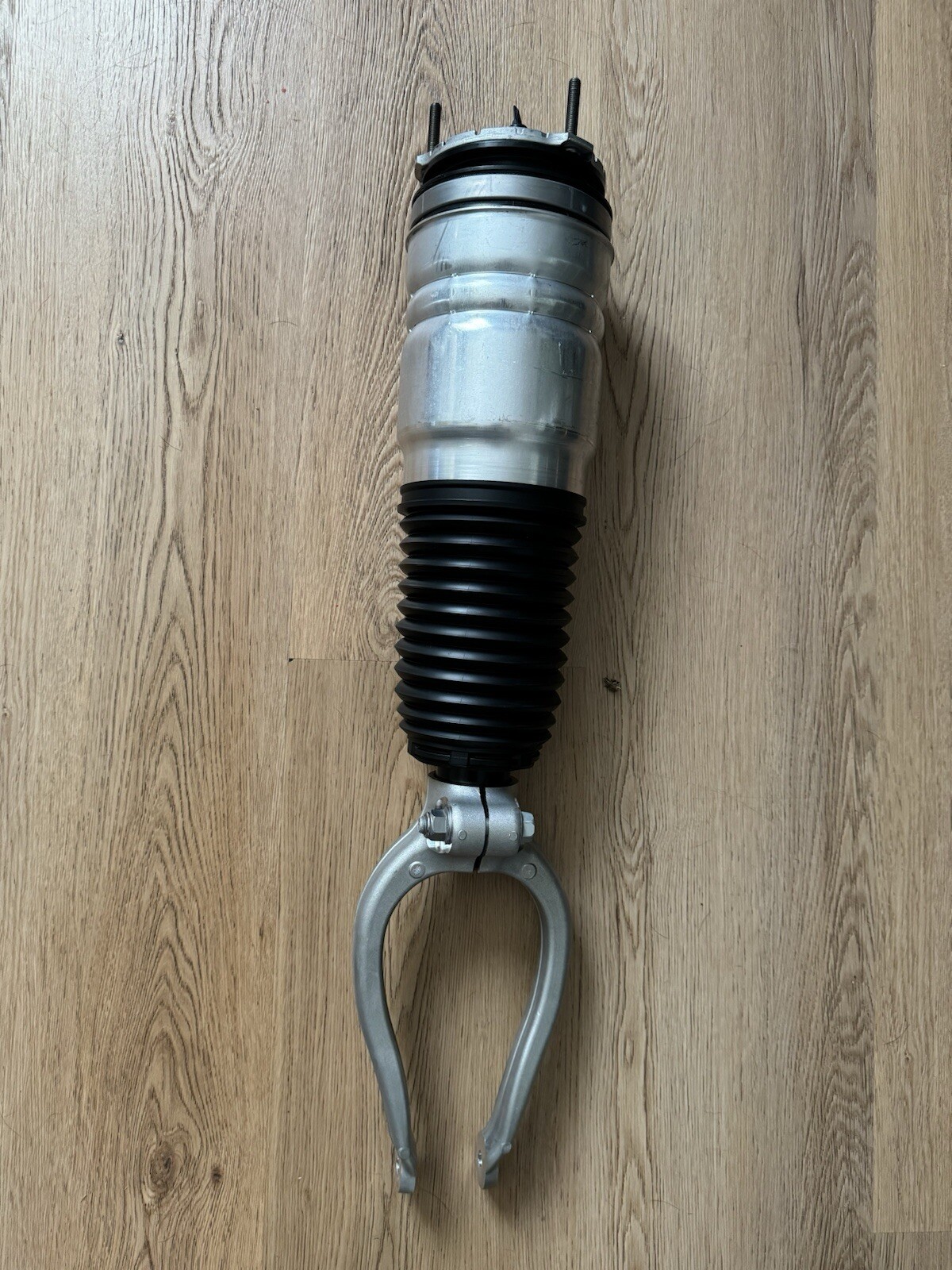 2023 MASERATI GRANTURISMO RIGHT FRONT SHOCK ABSORBER AIR SUSPENSION 06703090180