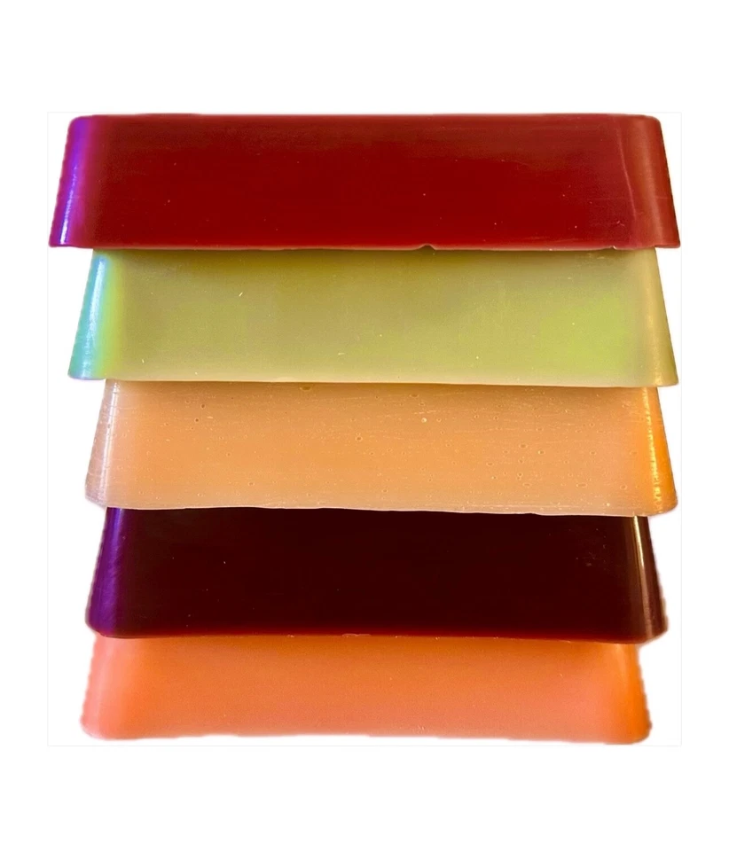 Candle Making Wax 8kgs. Coloured and Lightly Scented. - Image 4 of 4