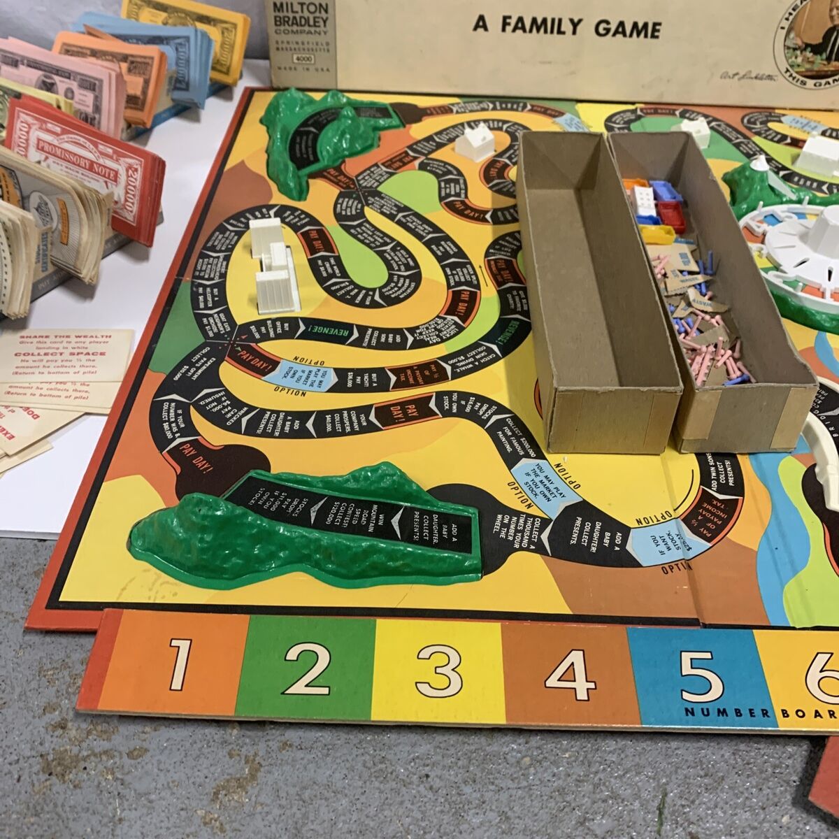 The Game of Life #4000 Original Vintage 1960 Board Game Complete