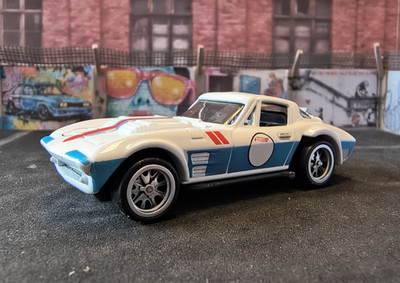 1/64 Hot Wheels Corvette Grand Sport Umbau Real Riders Custom Halibrand Felgen