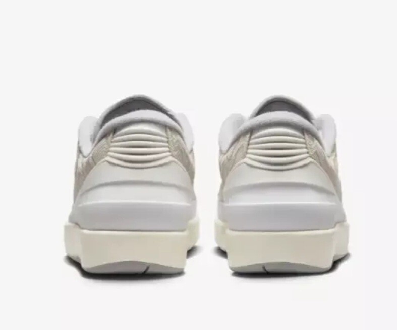 Air Jordan 2 Retro Low Python White Cement Gray Sand Drift  display picture 1