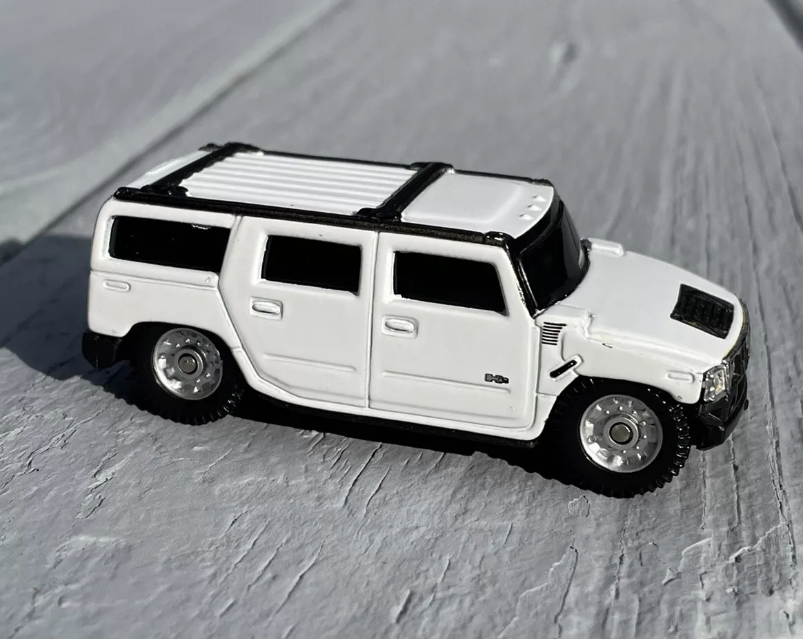 VINTAGE Maisto Hummer H2 White 1/64 Diecast White 4 Door SUV Sedan Loose  1:64