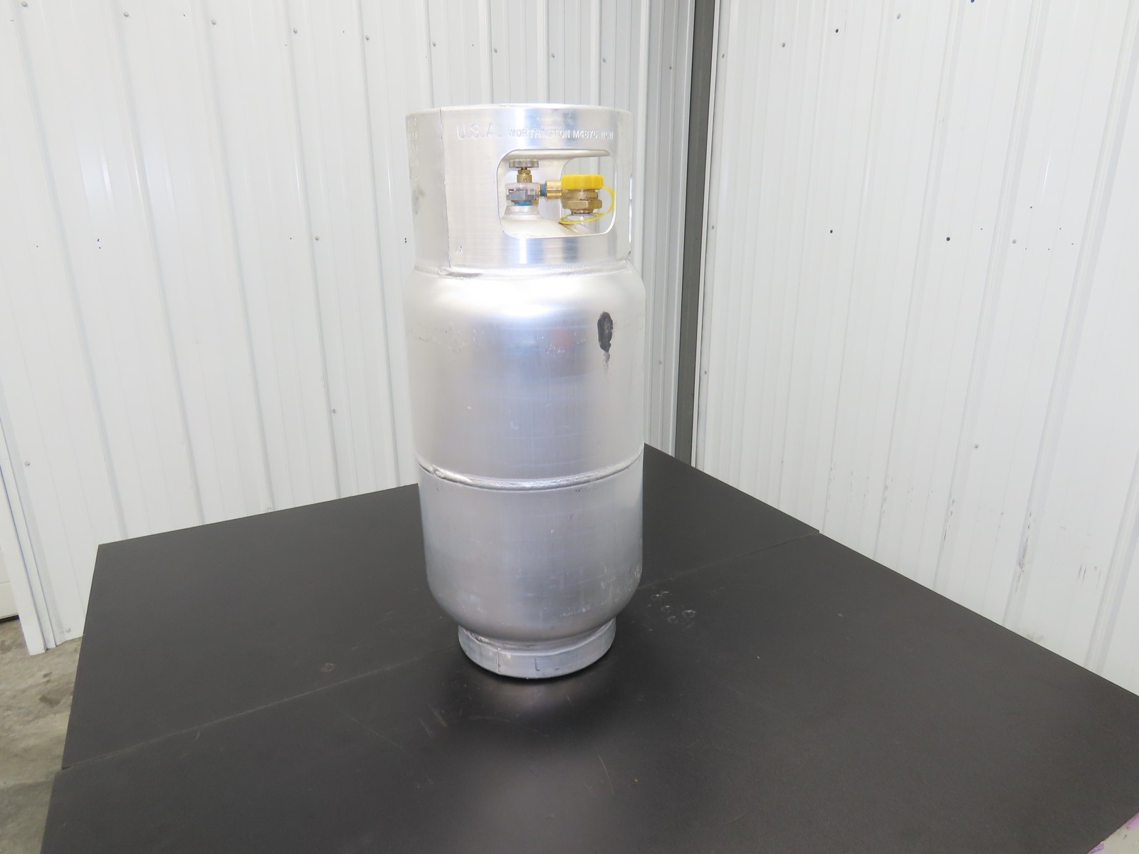 Worthington CYL9315-W 33.5Lb Aluminum Forklift Propane Cylinder LPG Gas Tank USA