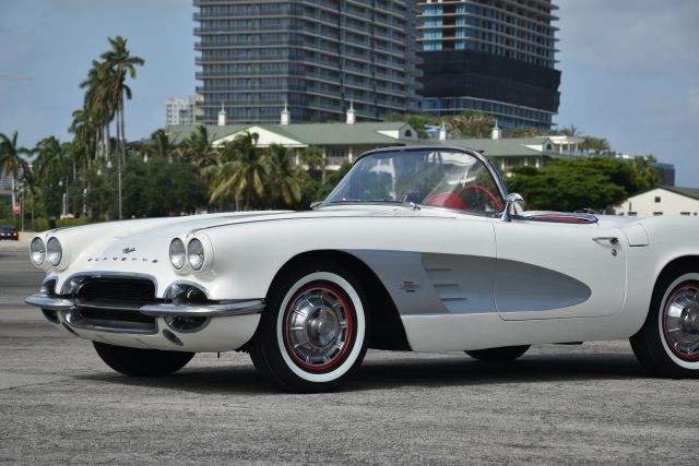 1961 White Chevrolet Corvette   | C1 Corvette Photo 7