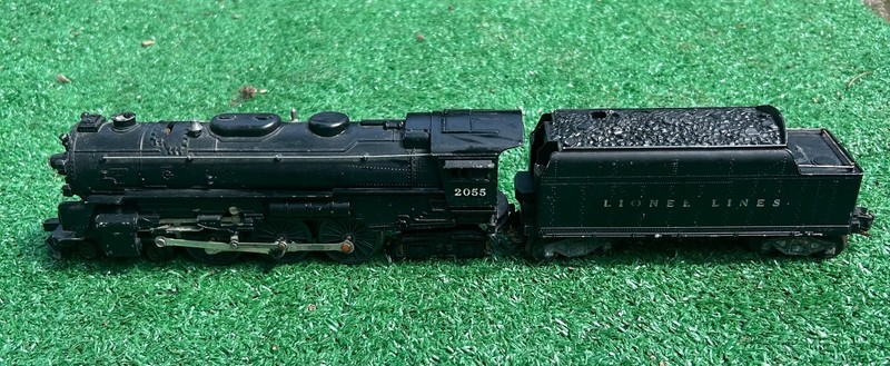 VTG. Lionel No. 2055 Steam Engine With 6466w  Whistle Tender