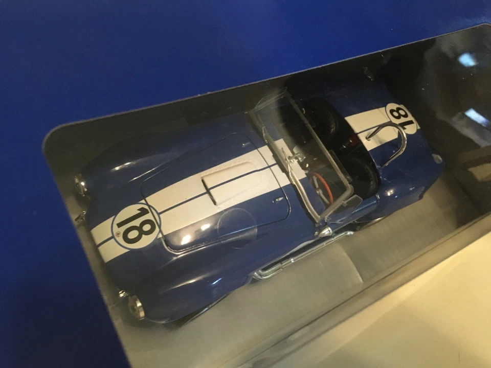 1965 SHELBY COBRA 427 1:24 Scale Diecast First Gear - Image 3 of 4