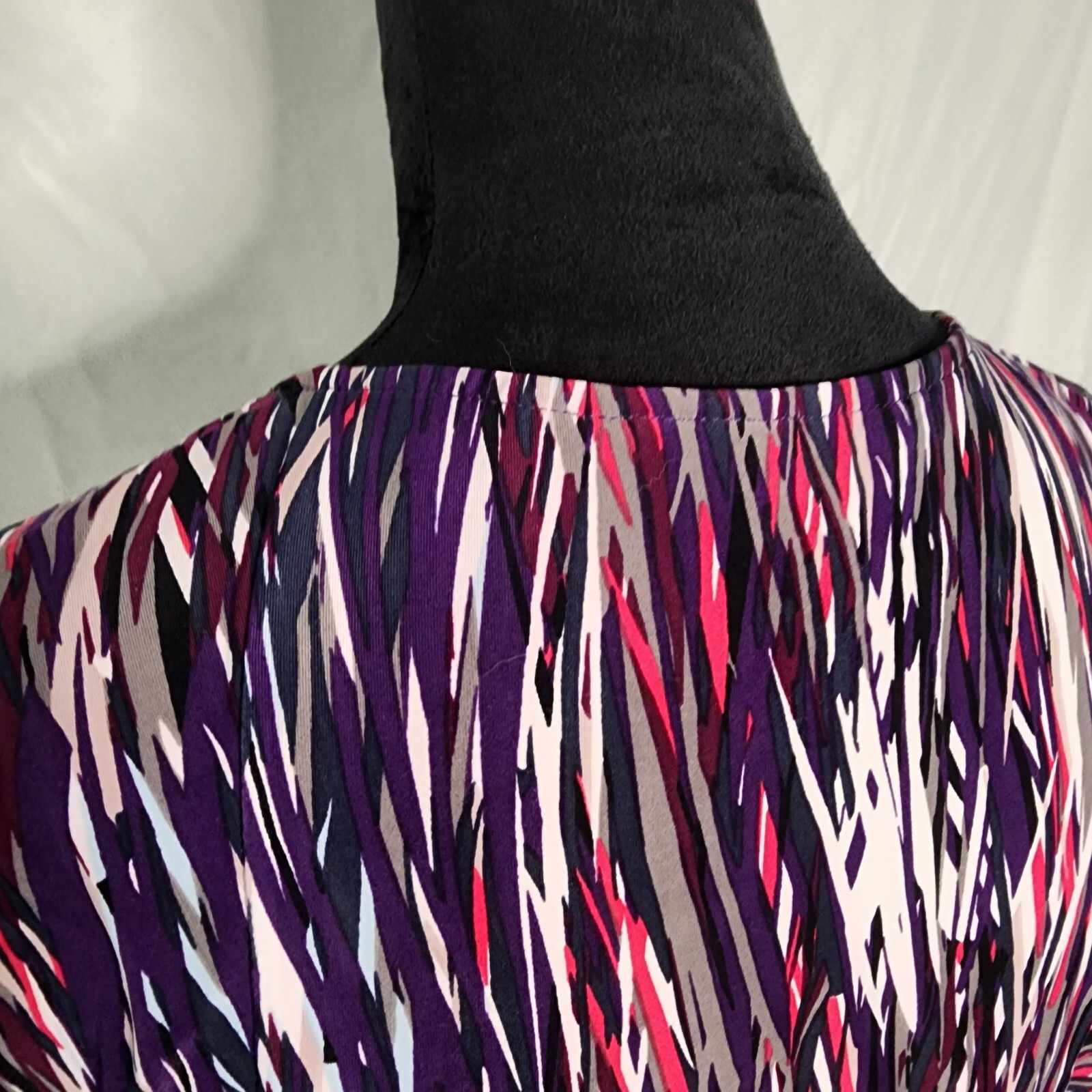 BCBGENERATION Size Medium Multicolored Ruched Bat… - image 9