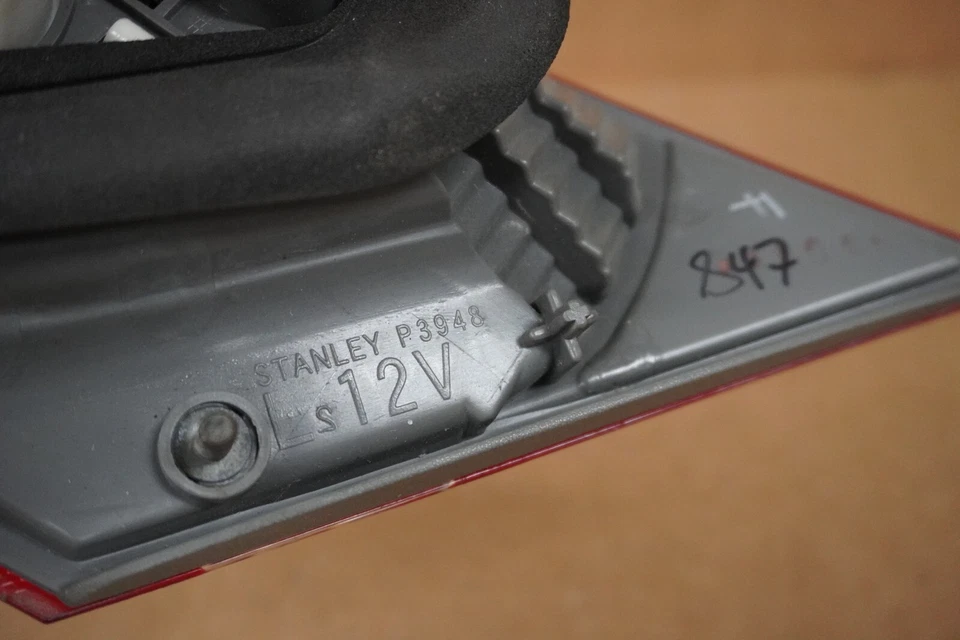 Luz trasera izquierda Toyota Avalon 2005 2006 2007 2008 OEM P3948 Foto 3 de 4