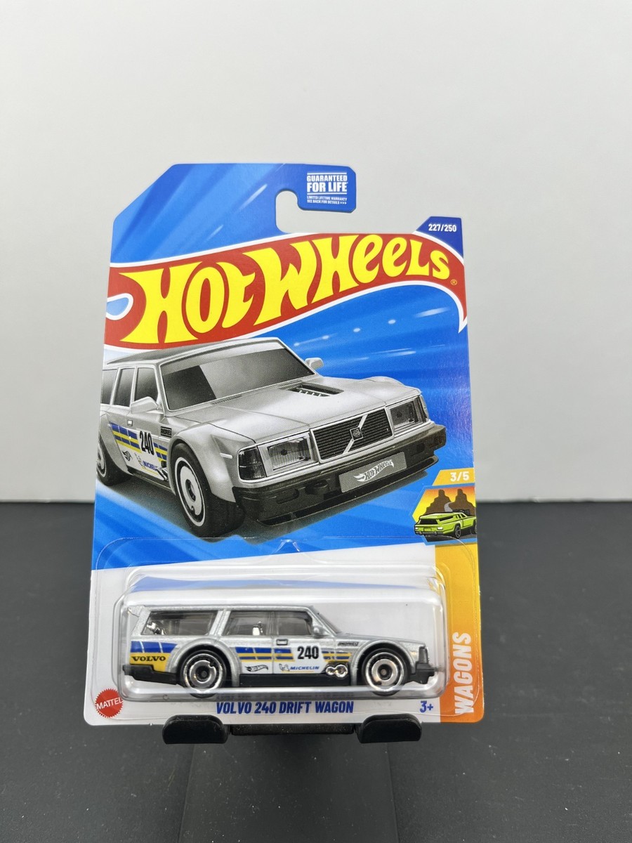 Hot Wheels 2025 Mainline Wagons Volvo 240 Drift Wagon Silver