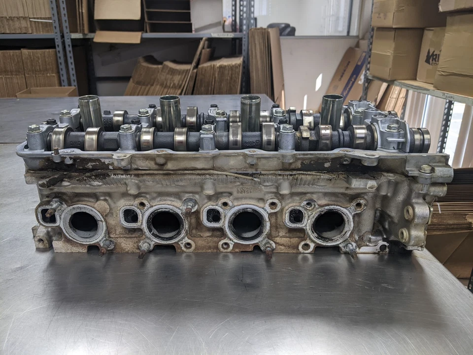 Culata derecha para Toyota Sequoia 10-12 4.6 1110138H20 4x4 lado pasajero Foto 2 de 4