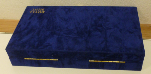 Exclusive Royal Mint Empty Posh Blue Box for 10x £1 / Sovereign Coins +capsules - Picture 5 of 5