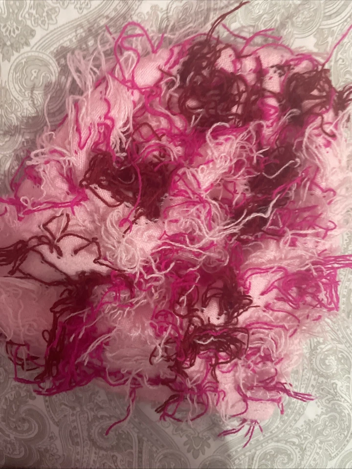 gorro rosa y rojo Foto 3 de 4