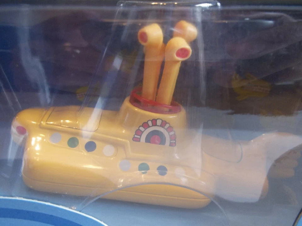 Corgi CC05801 The Beatles Yellow Submarine - BRAND NEW from 2002 - Image 2 of 3