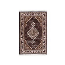 3'2"x5'4" Fish Medallion Design Tebraz Mahi Handknotted Wool And Silk Rug R62491