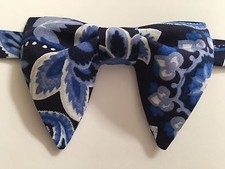 NEW Handmade Vintage style Bow tie 70 s Floral Blue/Navy Wedding Bowtie OOAK