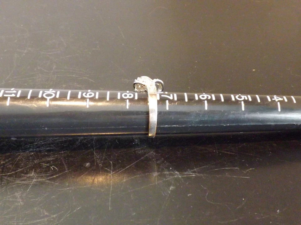 Knot shaped Ring with crystal Stones size 7.5 - Image 4 of 4