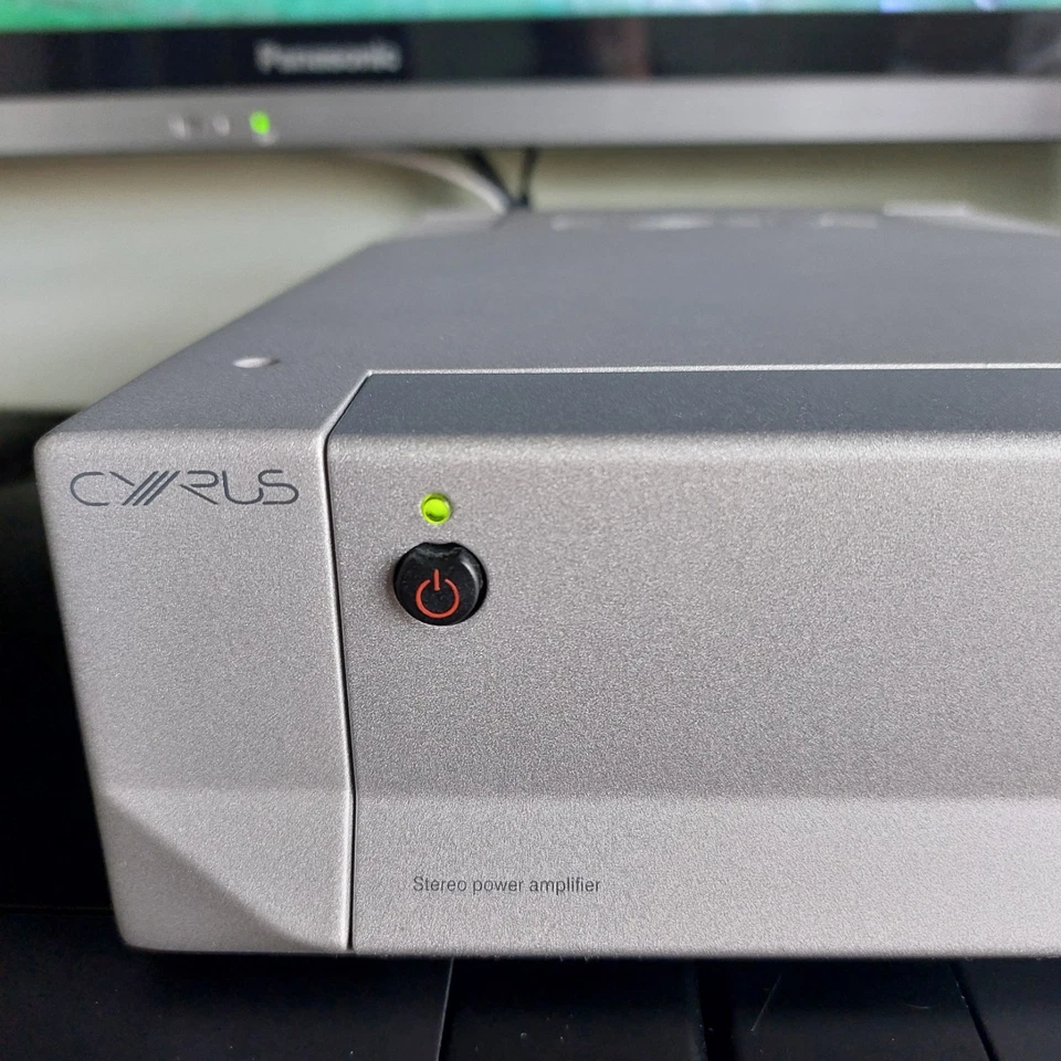 Cyrus Q-Power stereo power amp., immaculate, bi-wiring, signal sensing - image 2 of 4