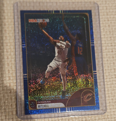 Topps NBA Hoops Donovan Mitchell Pixel Burst Blue Parallel 96/149