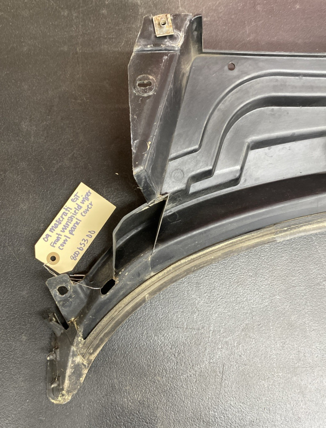 Maserati GranTurismo 2009 FRONT Trim molding P/N 80065300