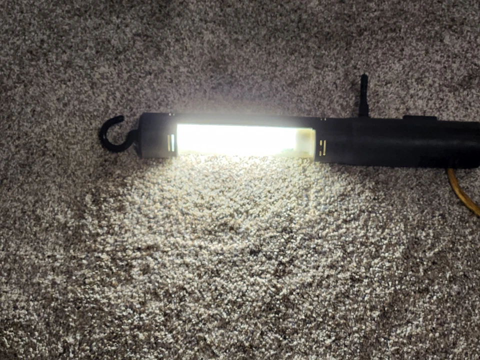 Multiple Work Lights for Garage Workshop - Image 4 of 4