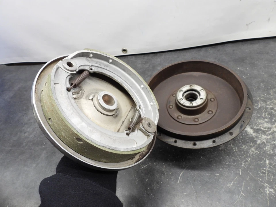 BSA C15 C15C 250 1965 Scrambles buje de rueda delantera y placa de respaldo 863 Foto 3 de 4