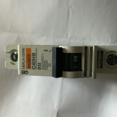 Merlin Gerin Multi 9 C60HB 32 Amp B32 einpolig C60HB132 MCB gebraucht