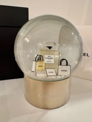[Chanel Beauty 2015 VIP Gift Crystal Snow Ball Globe Brand New Box