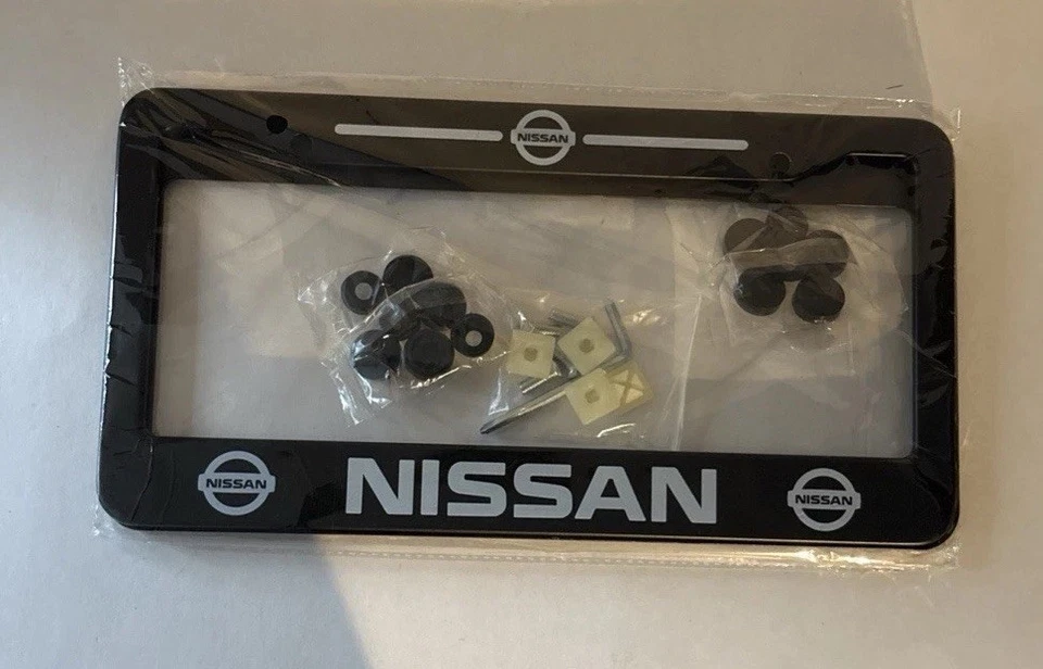 Nissan Delantero y Trasero Metal Matrícula Marcos con los Tornillos Kit Nuevo Foto 2 de 4