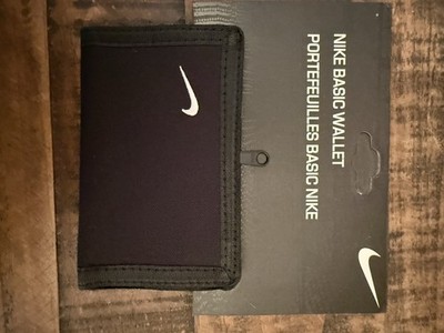 Nike Men s Black Solid Bifold Wallet with Zip Pocket, Logo, Folding