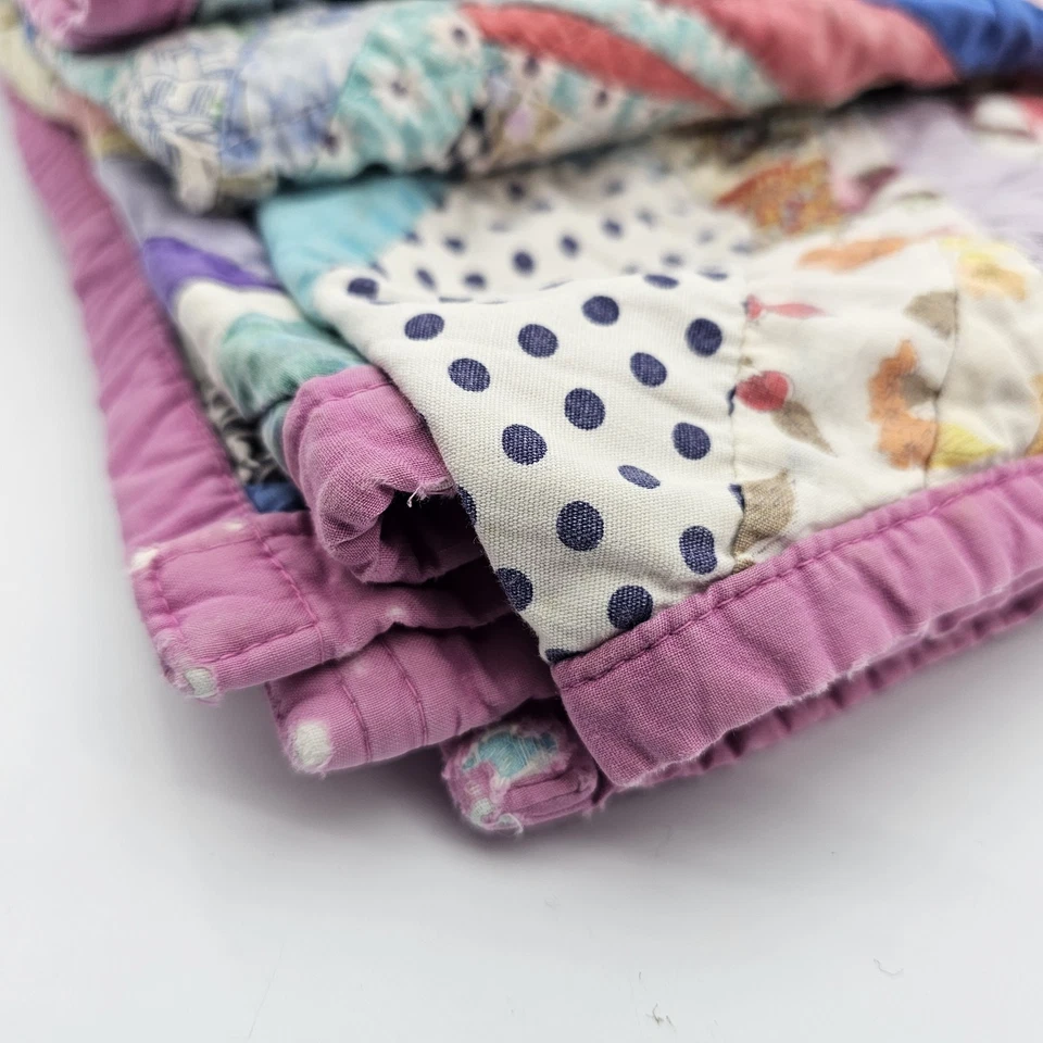 Edredón antiguo de retazos cosido a mano vintage 66"x80" ligeramente desgastado Foto 2 de 4