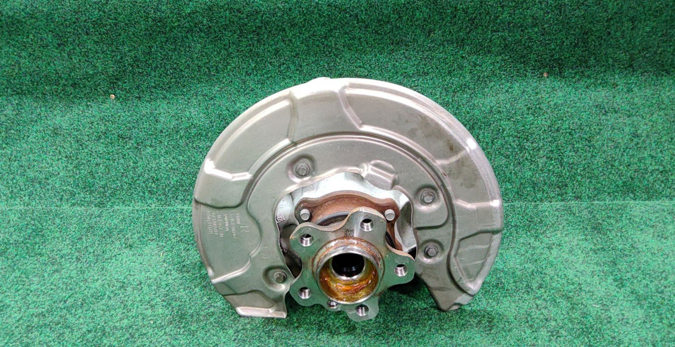 19-25 BMW X5 Rear Right Wheel carrier Spindle Hub OEM 33306876652 33406890073