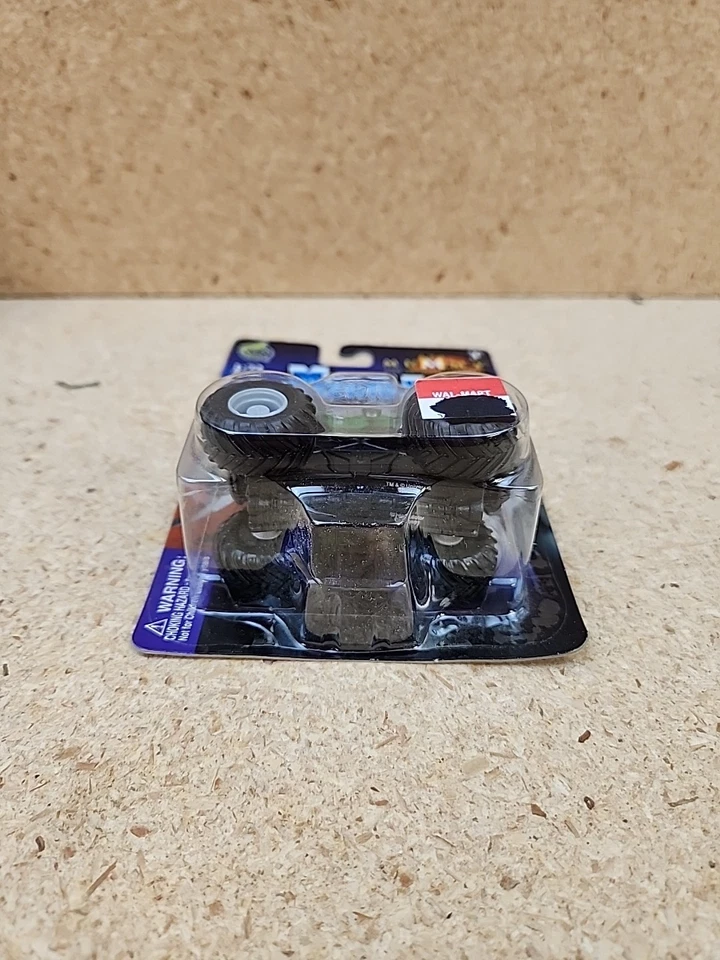 MUSCLE MACHINES 1:72 Scale Universal WOLFMAN Bigfoot Monster Truck New 2003 - Image 4 of 4