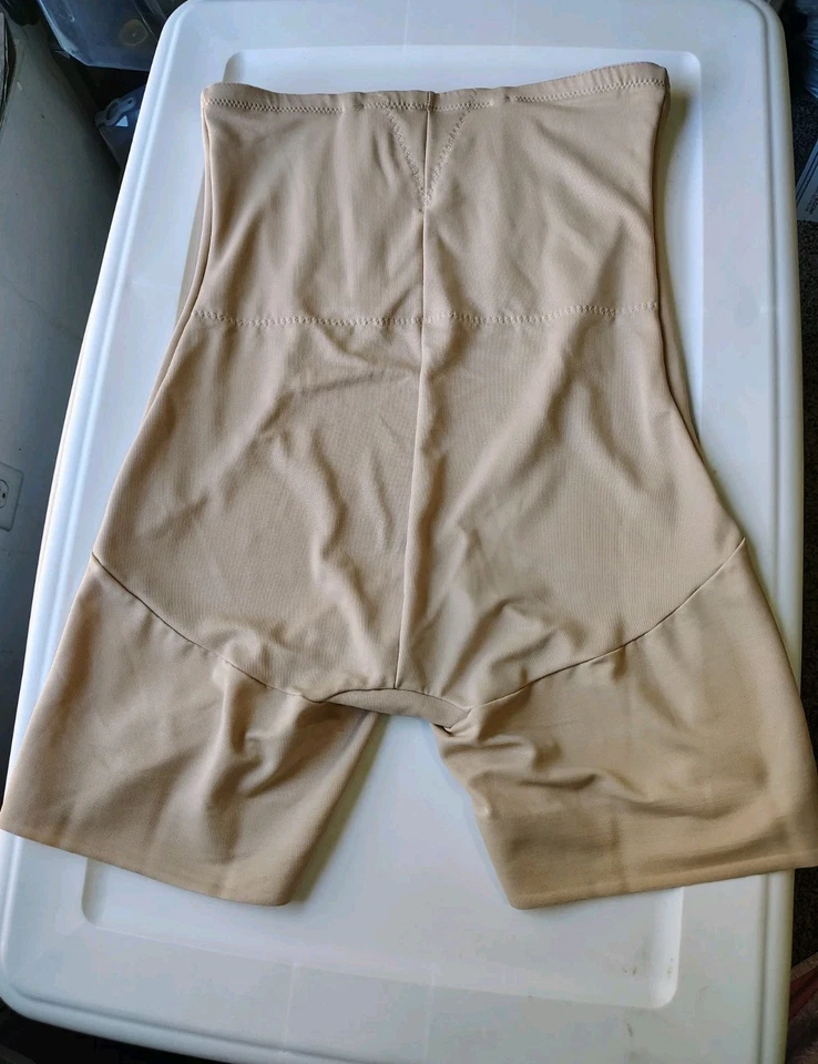 Faja de cintura alta Miraclesuit Shape Away, modeladora de abdomen de muslos, cómoda talla 2X. Foto 4 de 4