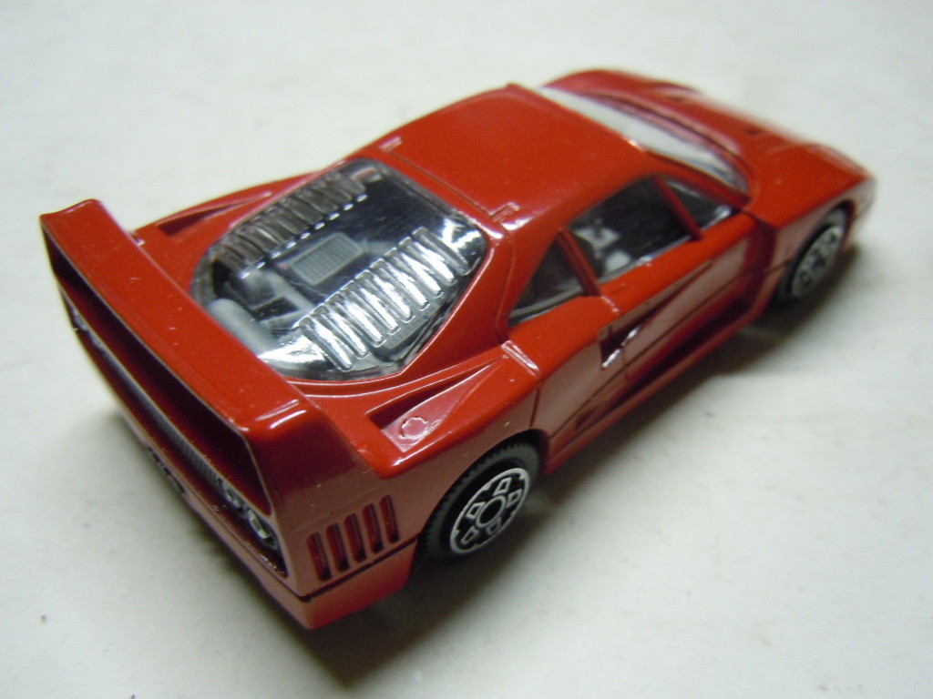 Lot De 5 Miniatures Ferrari 1/43 – Bburago, Corgi, Dinky Toys – Occasion