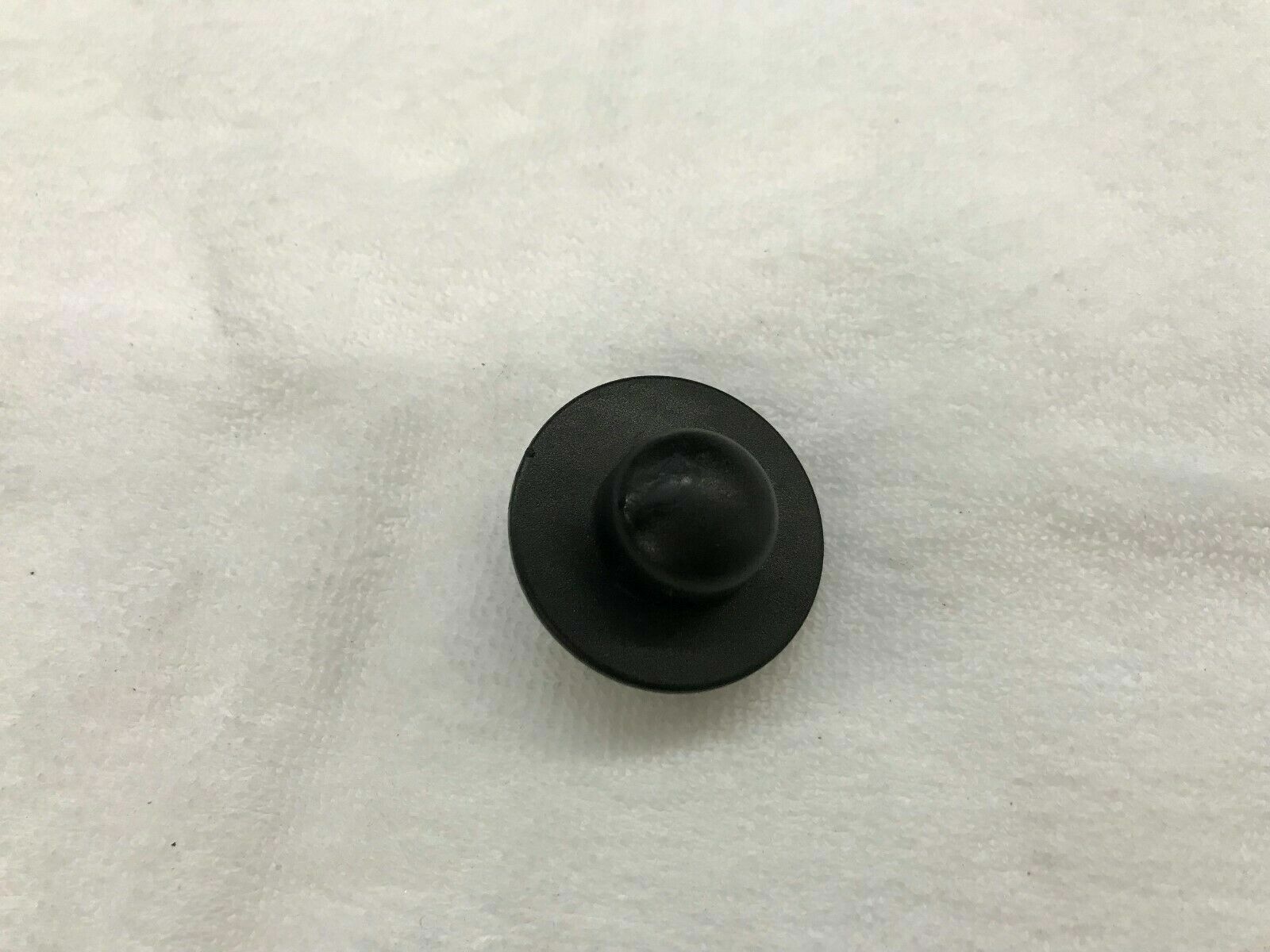 MCLAREN MP4-12C KNOB CLIP OEM 11N2520CP