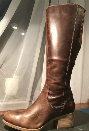 Medium Calf Tall Boots, Brown Leather 