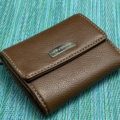 Nine & Company Brown Faux Leather Wallet Tri-fold Billfold ID Viewer Card Slots