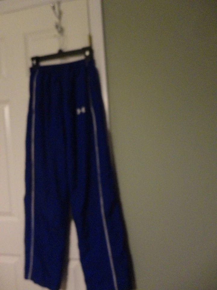 PANTALONES DEPORTIVOS UNDER ARMOUR NIÑOS JÓVENES AZUL TALLA MD Foto 3 de 4